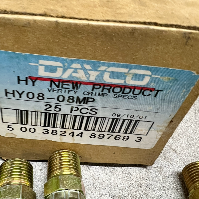 BOX OF 25 NEW IN BOX DAYCO FITTING  HY08-08MP