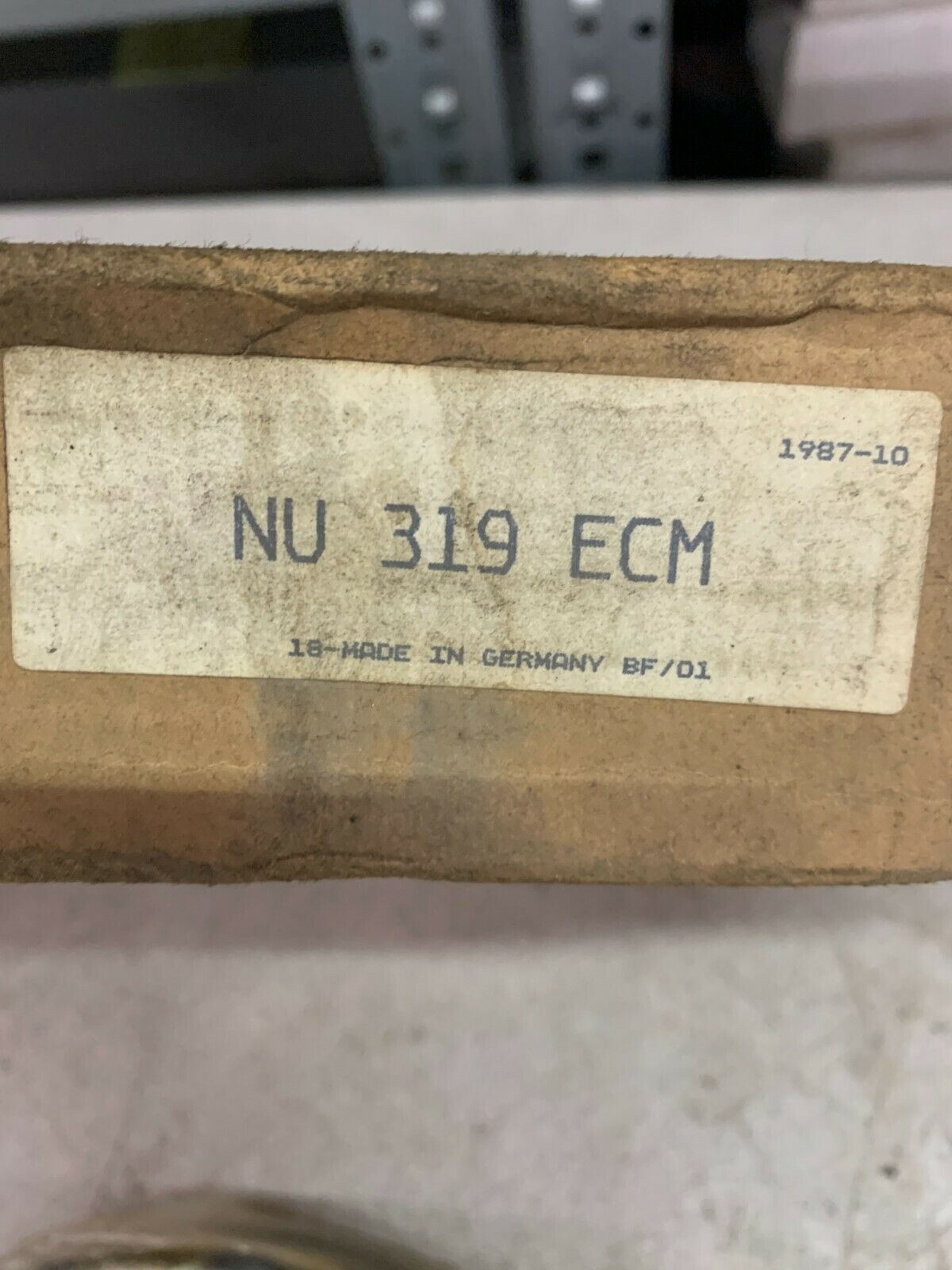 NEW IN BOX SKF NU319ECM CYLINDRICAL ROLLER BEARING NU 319 ECM