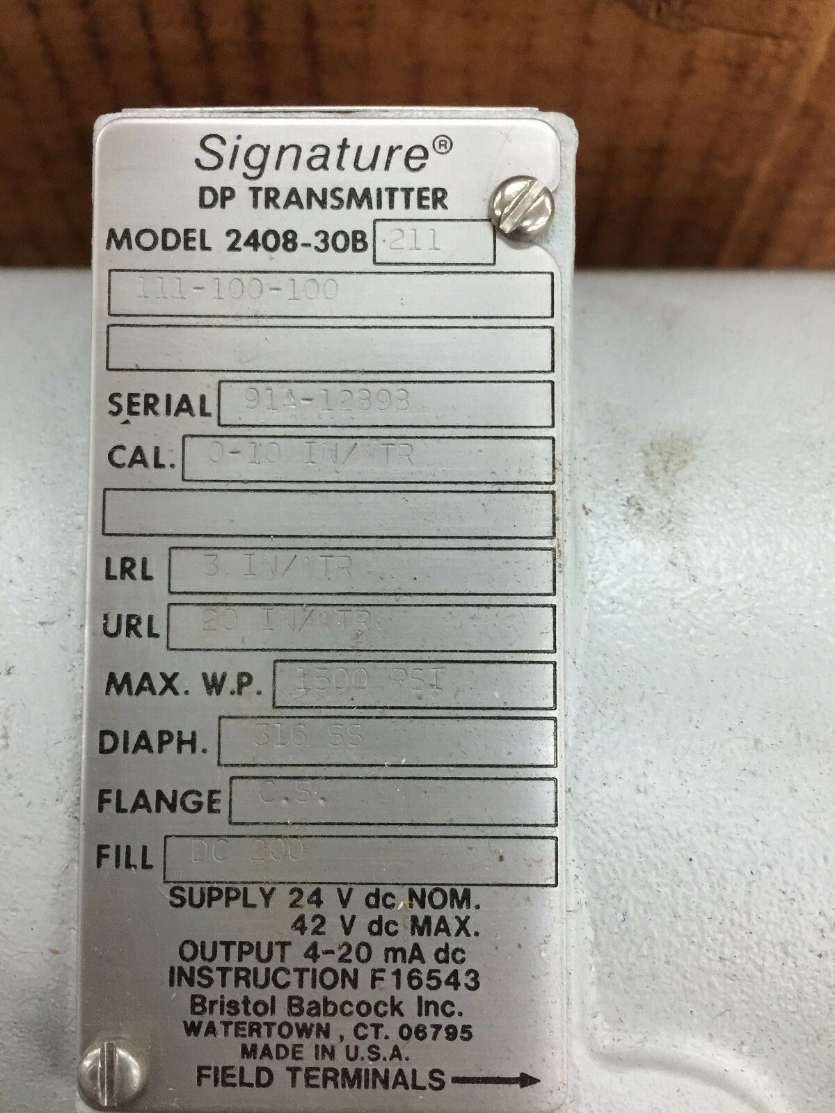 NEW BRISTOL BABCOCK SIGNATURE DP TRANSMITTER 2408-30B-211-111-100-100