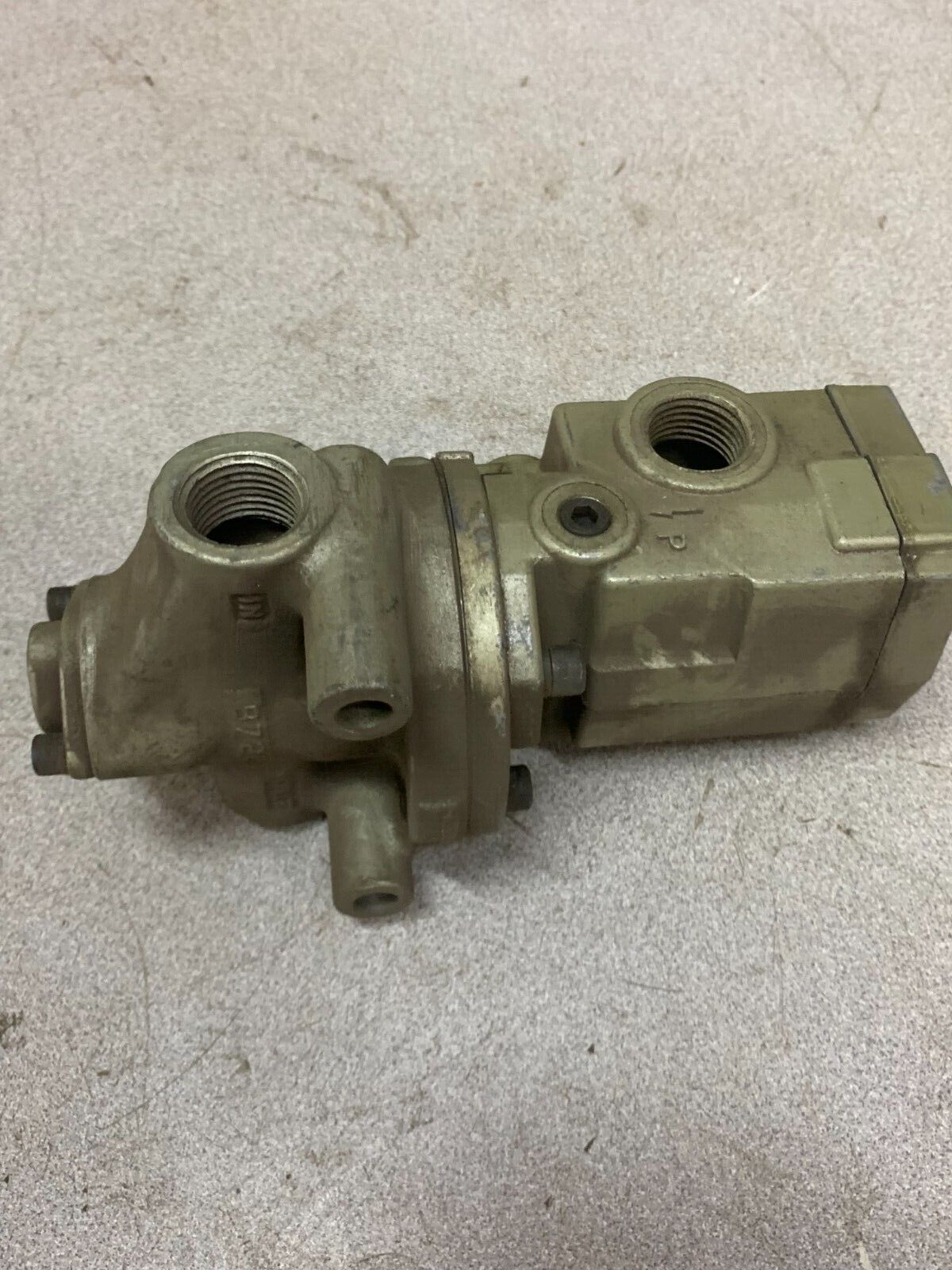 USED ROSS 1/2" PNEUMATIC VALVE 2773A4945 WITH 251H79