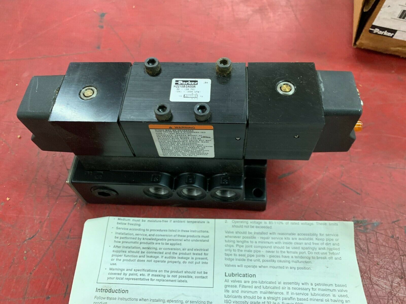 NEW IN BOX PARKER SOLENOID VALVE H2215BGA53A