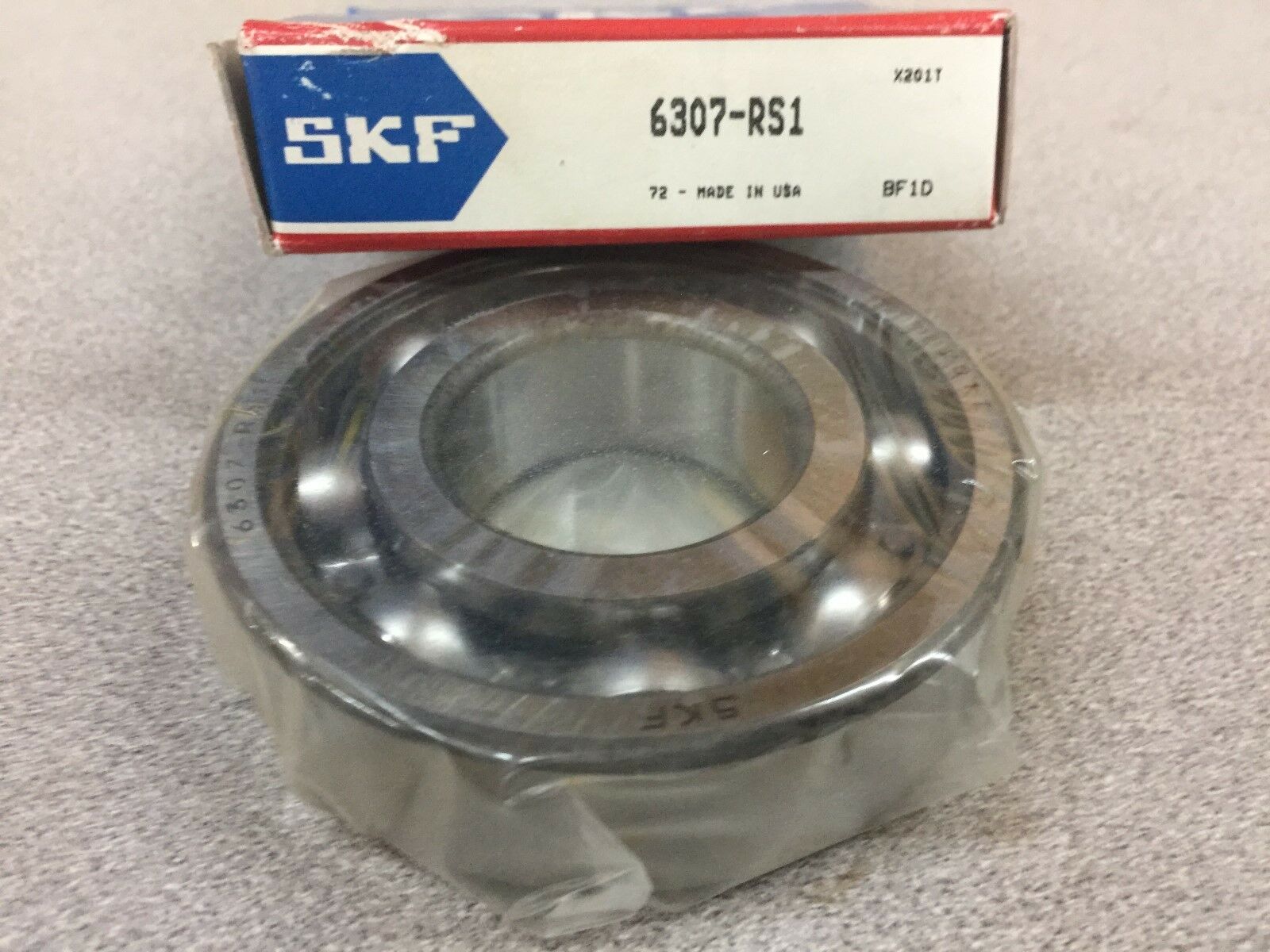 NEW IN BOX SKF 6307-RS1 BEARING