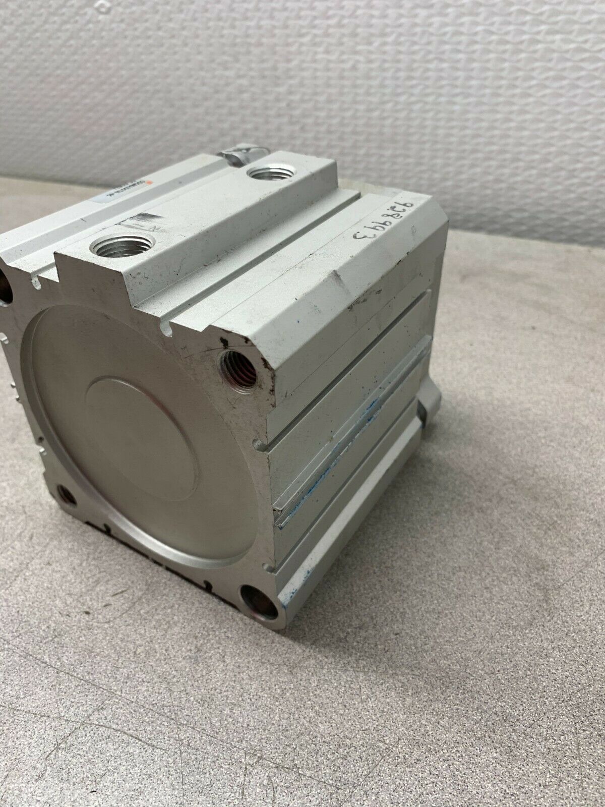 NEW NO BOX SMC CDQMA100TN-45 PNEUMATIC CYLINDER CDQMA100TN-45-DCJ2063J