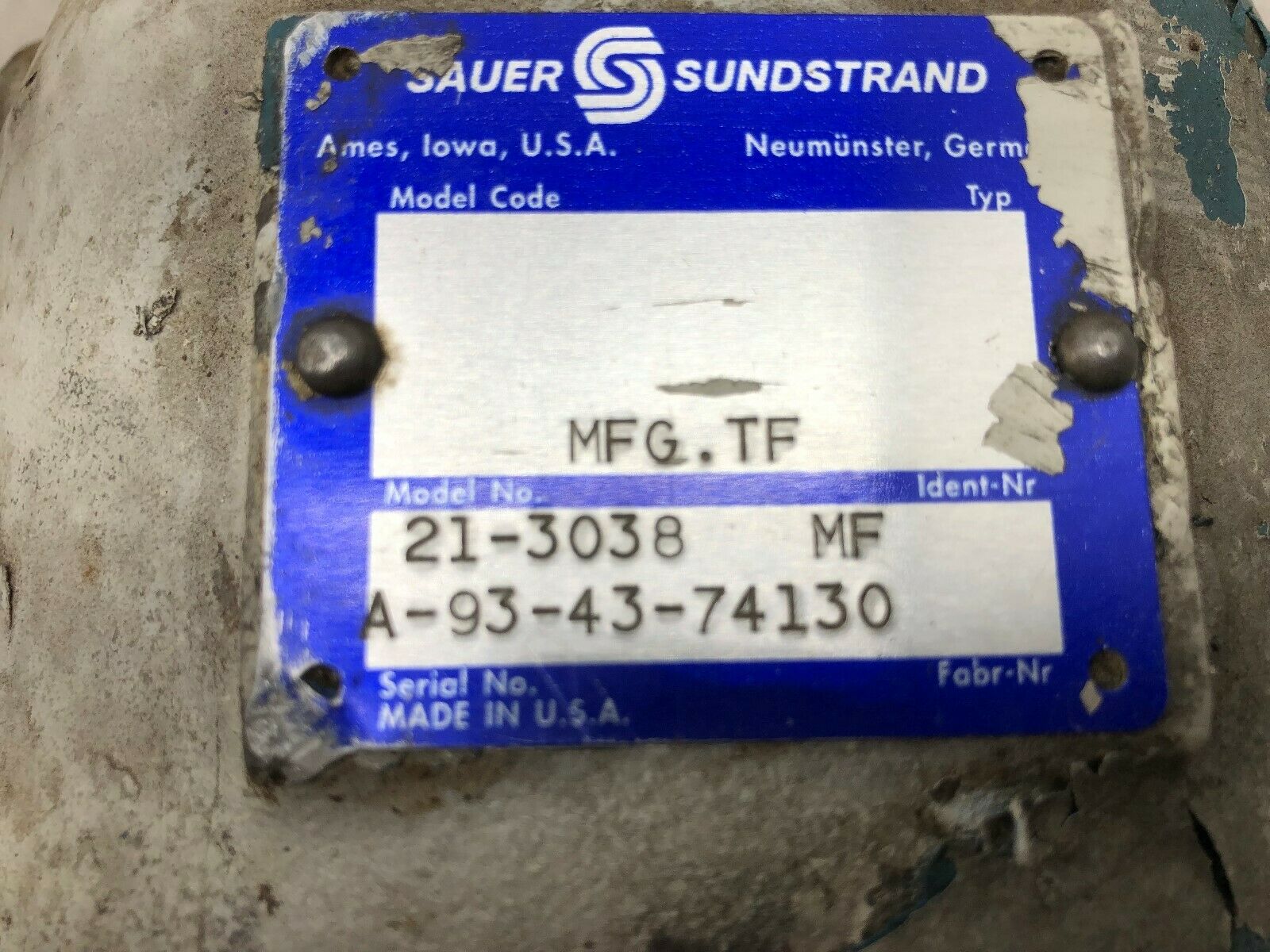 USED SAUER SUNDSTRAND FIXED DISPLACEMENT MOTOR 21-3038