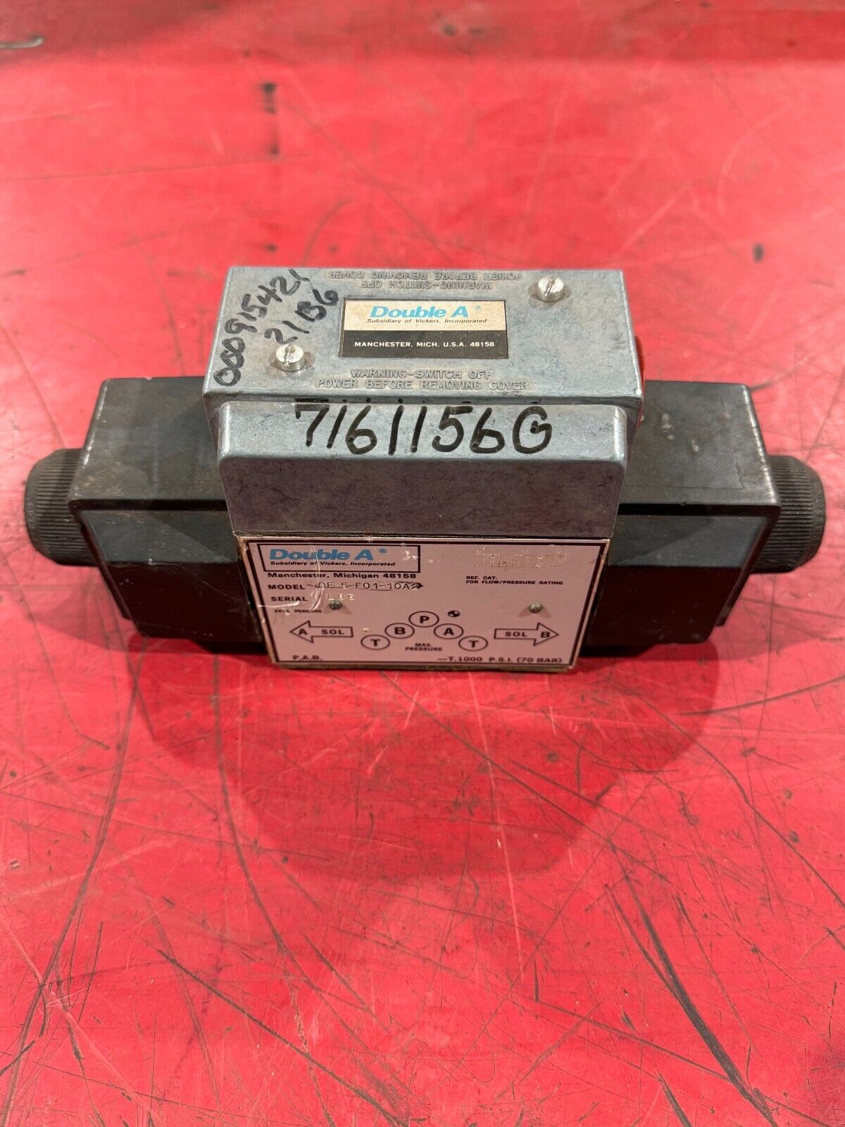 NEW DOUBLE A HYDRAULIC SOLENOID VALVE 0F 5-F01-10A2