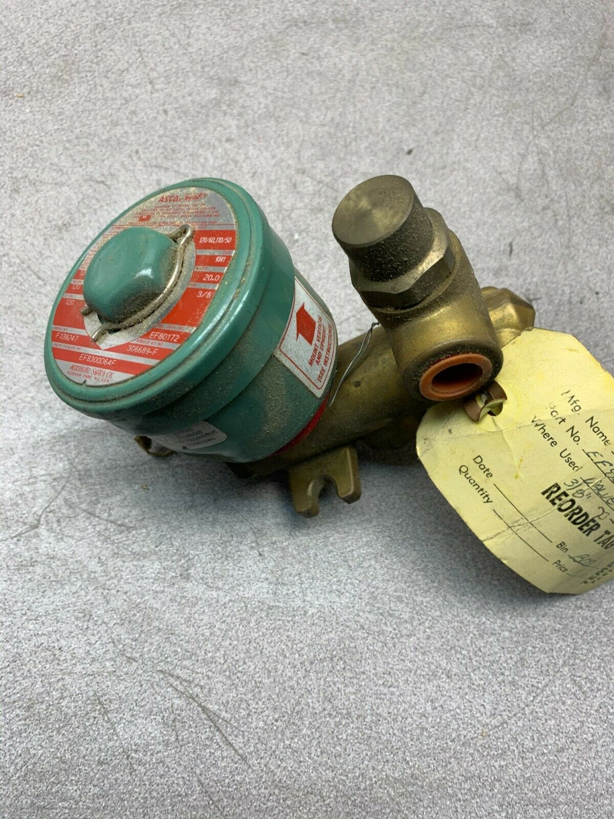 NEW NO BOX ASCO 3/8" PIPE 120V. SOLENOID VALVE EF8300D64F