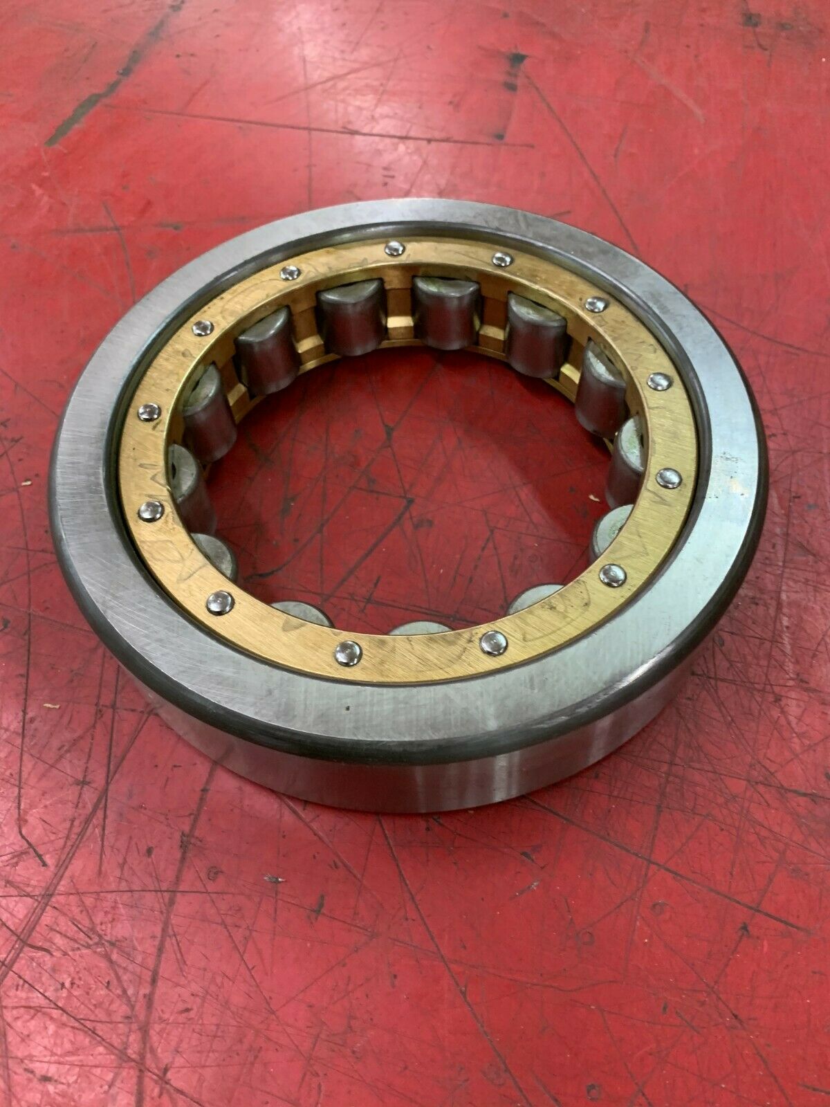 NEW NO BOX NSK ROLLER BEARING 318