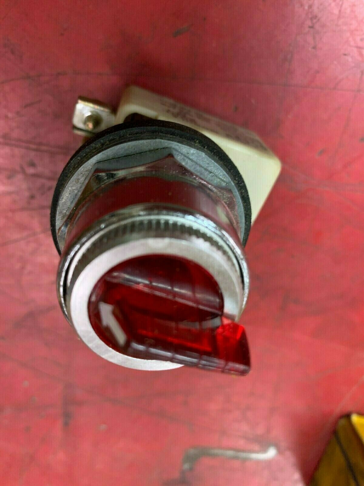 NEW IN BOX SQUARE D RED SELECTOR SWITCH 9001 K62J1