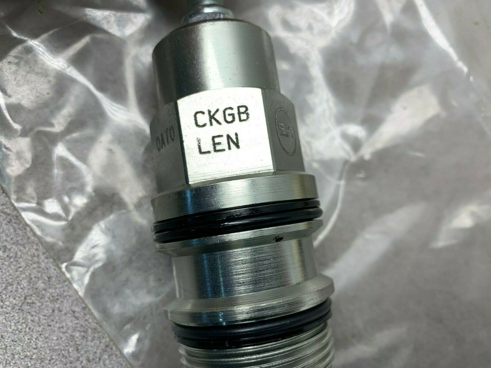 NEW SUN HYDRAULICS CKGB LEN CARTRIDGE VALVE 0AT0