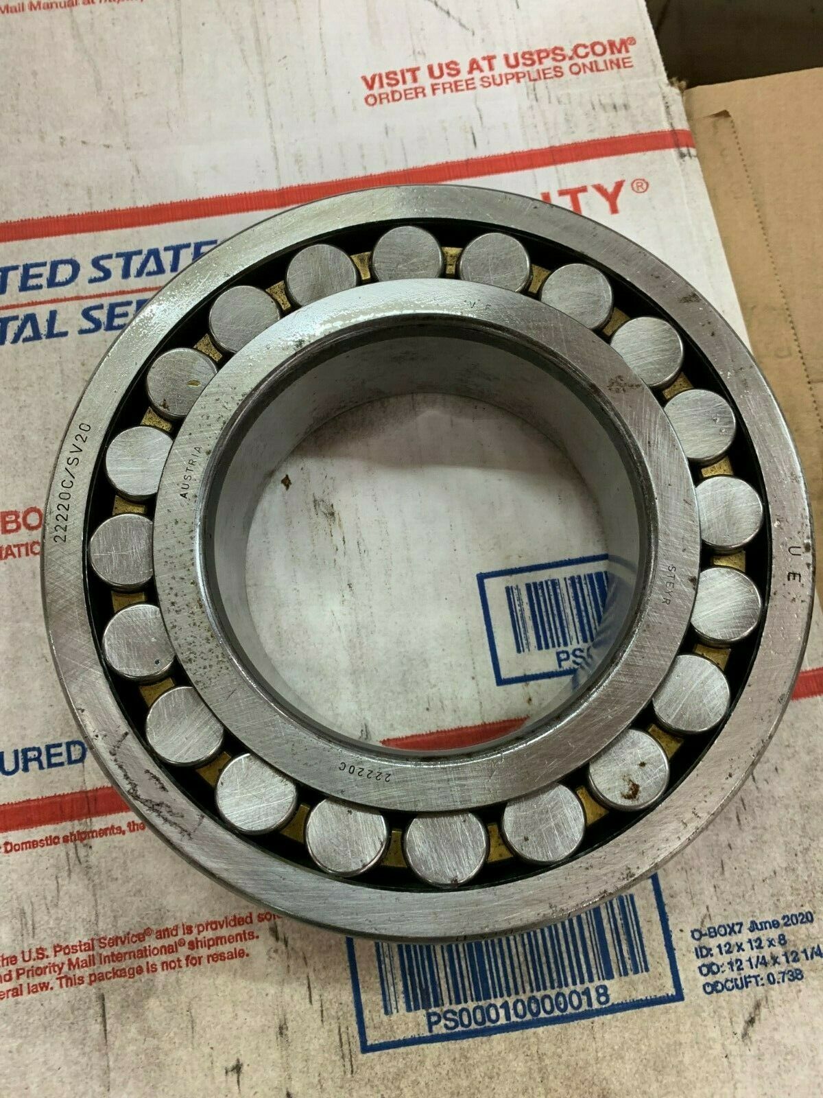 NEW NO BOX STEYR 22220CC3 SPHERICAL ROLLER BEARING 22220C/SV20