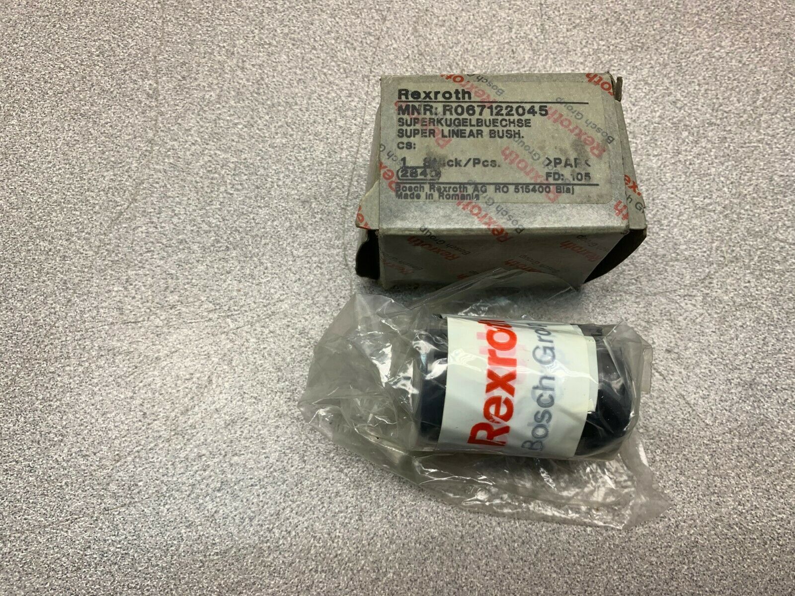 NEW IN BOX REXROTH LINEAR BUSHING  R067122045