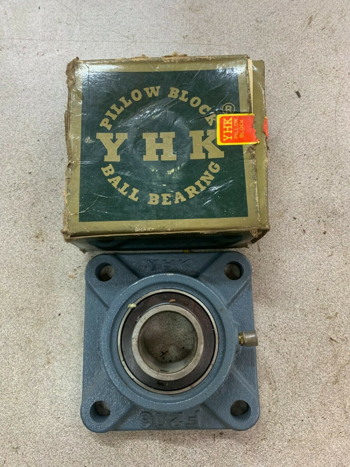 NEW IN BOX YHK 4-BOLT FLANGE BEARING UCF 206-20