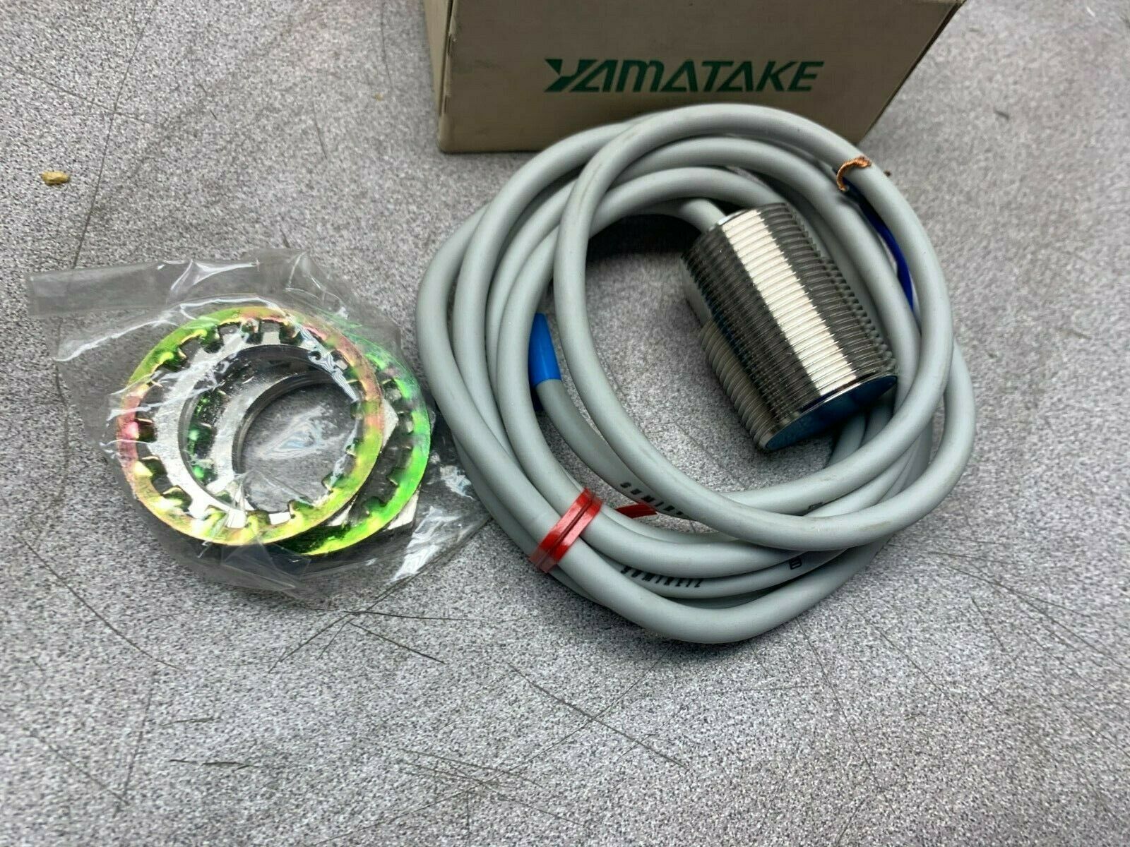 NEW IN BOX YAMATAKE PROXIMITY SWITCH FL1-10A6