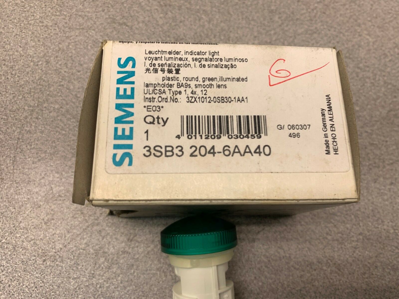 NEW IN BOX SIEMENS GREEN PILOT LIGHT 3SB3 204-6AA40