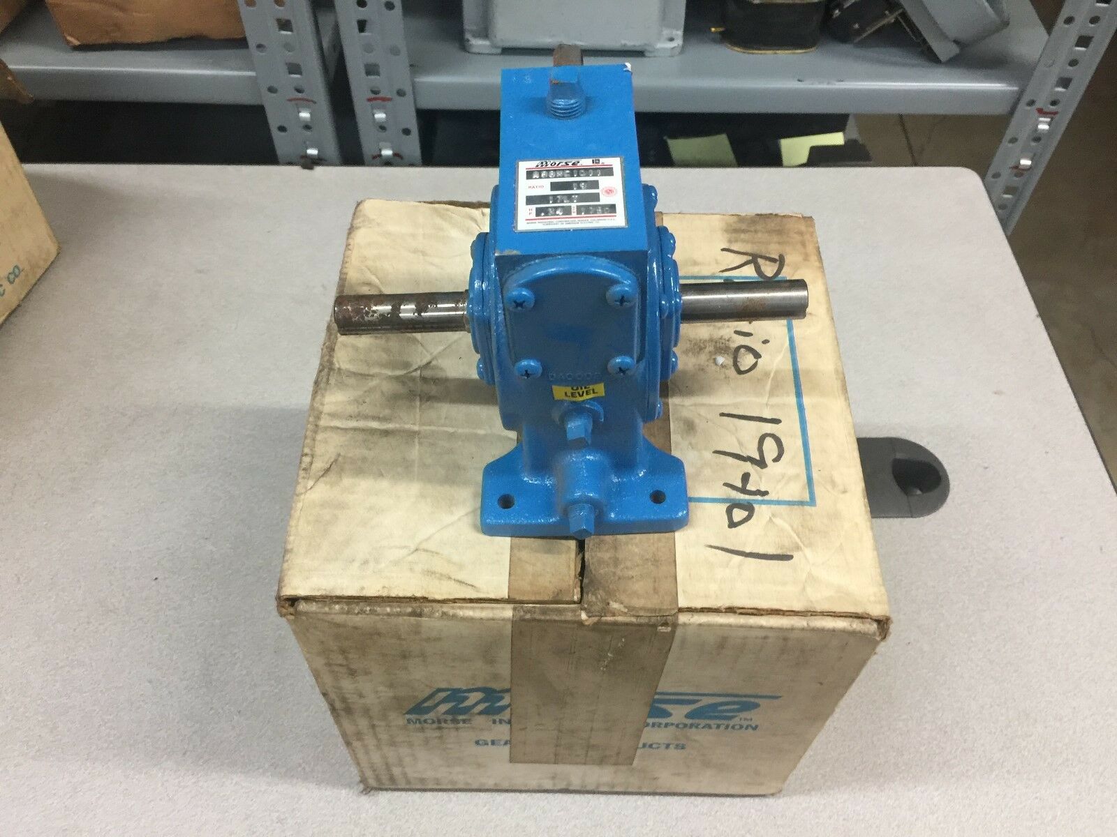 NEW IN BOX MORSE 19-1RATIO .34HP 1750RPM ANGLED GEAR REDUCER A88MC1011