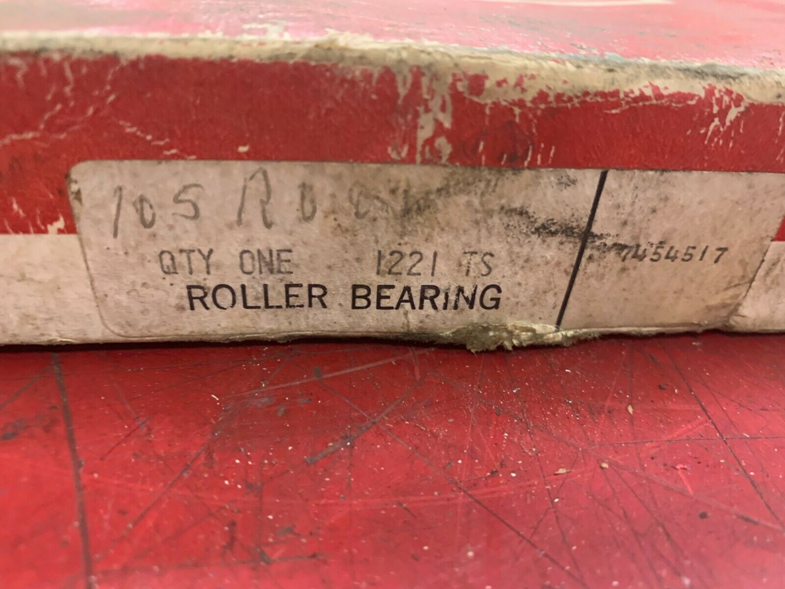 NEW IN BOX NDH ROLLER BEARING 1221 TS