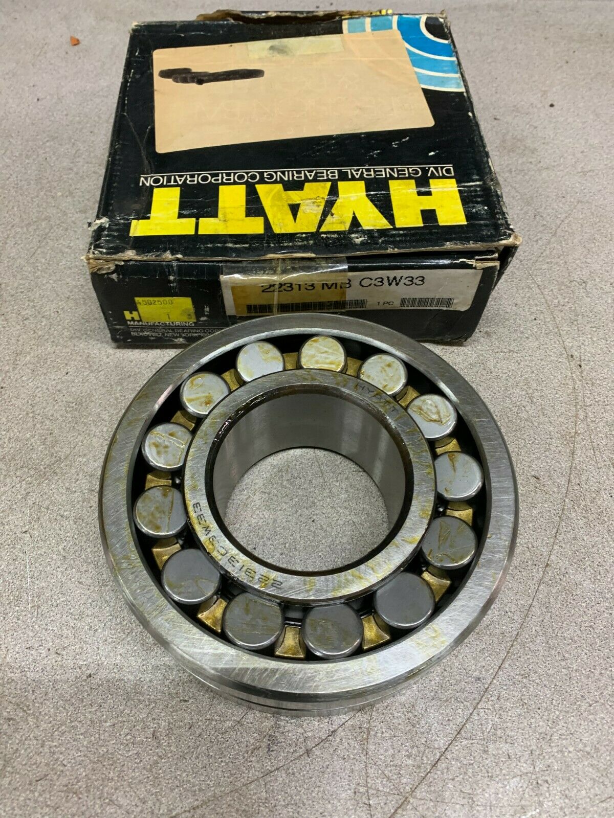 NEW IN BOX HYATT ROLLER BEARING 22313MBC3W33