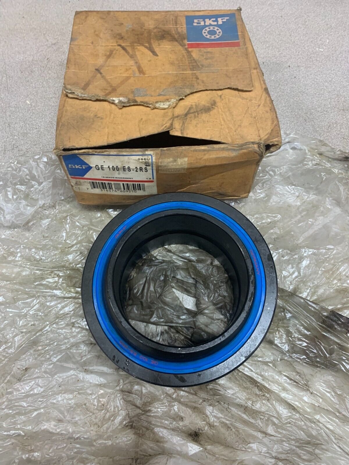 NEW IN BOX SKF PLAIN SPHERICAL BEARING GE 100 ES-2RS