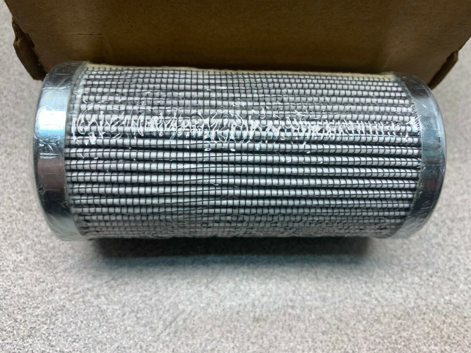 NEW IN BOX DONALDSON FILTER ELEMENT DMD0005E10B