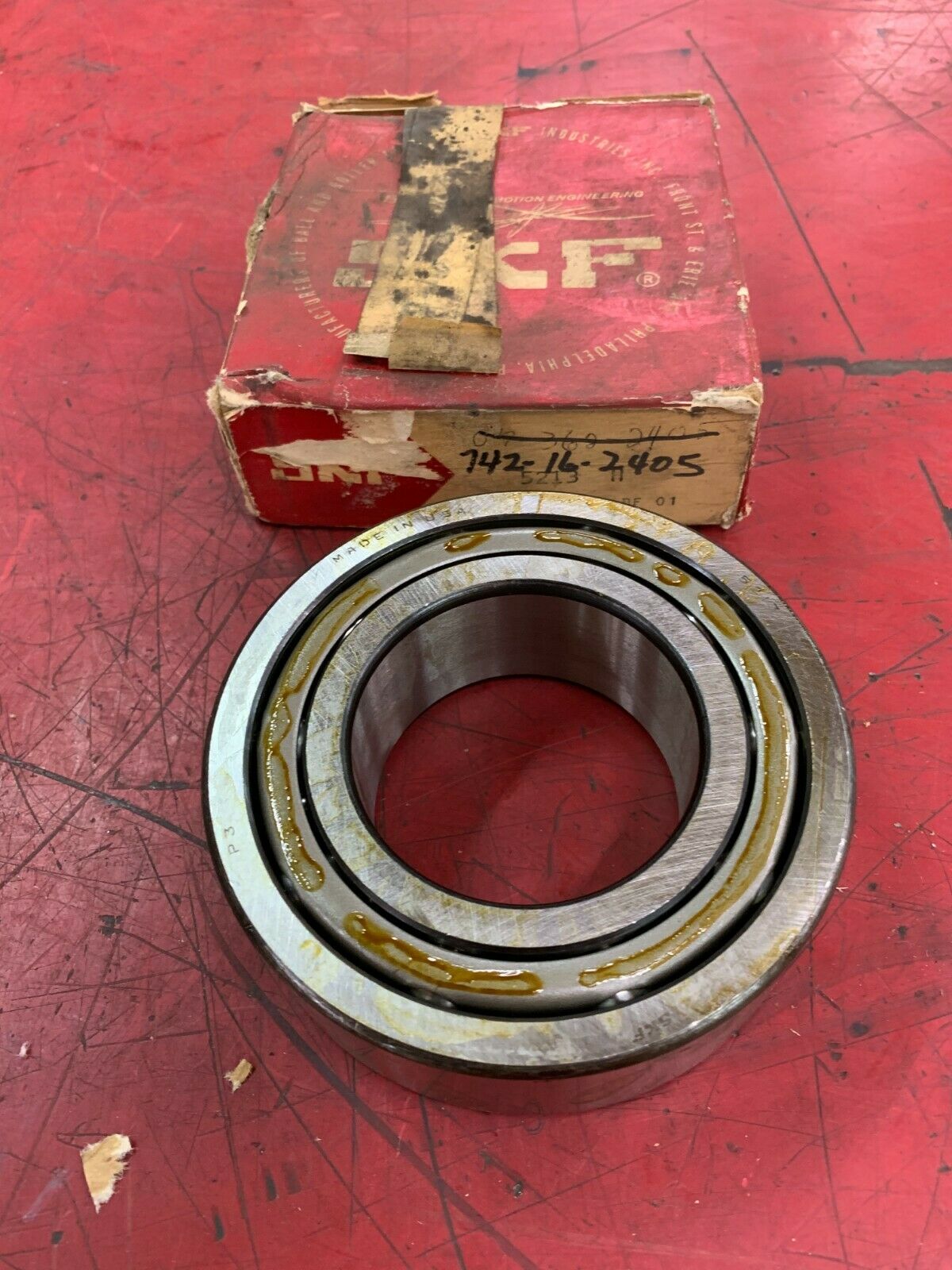 NEW IN BOX SKF DOUBLE ROW ROLLER BALL BEARING 5213 H