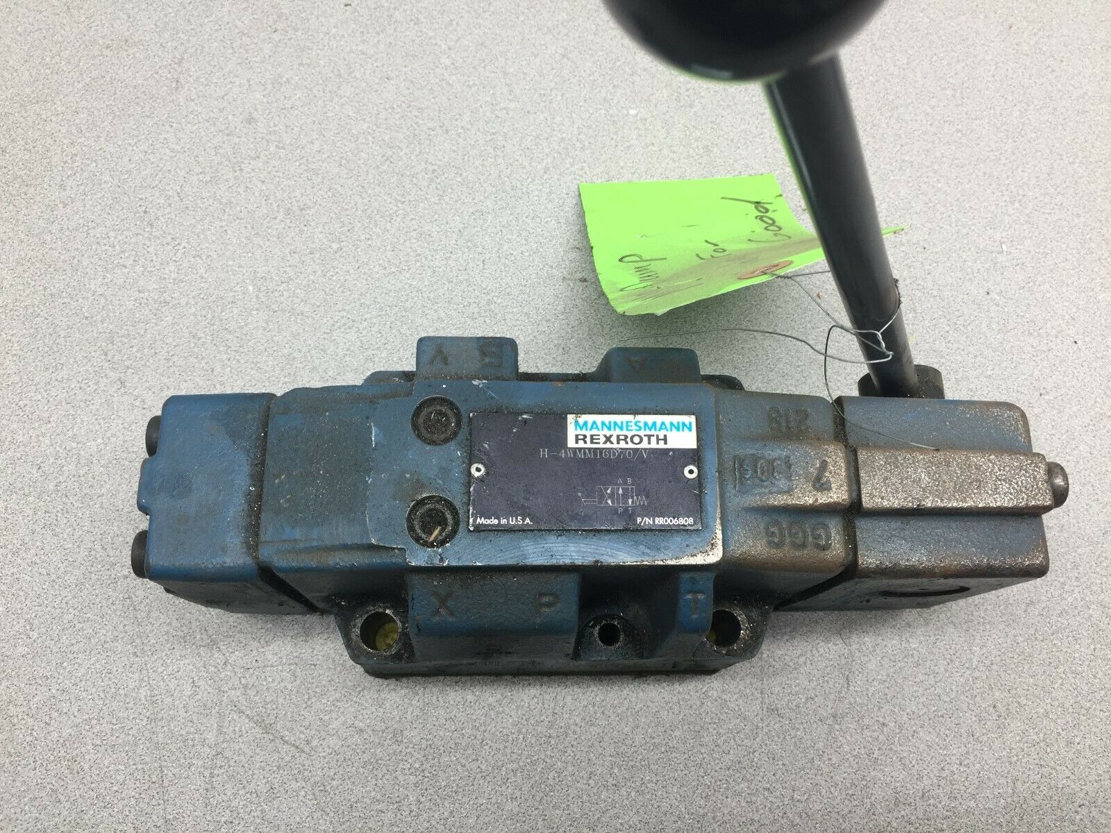 USED REXROTH MANUAL CONTROL VALVE H-4WMM16D70/V