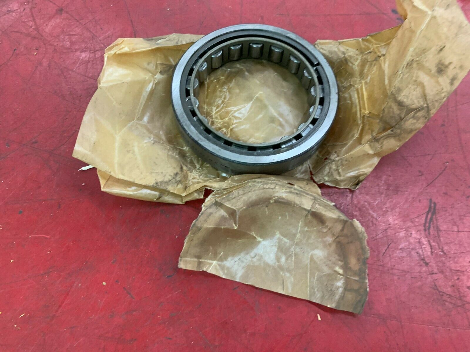 NEW NO BOX NDH ROLLER BEARING 1215T