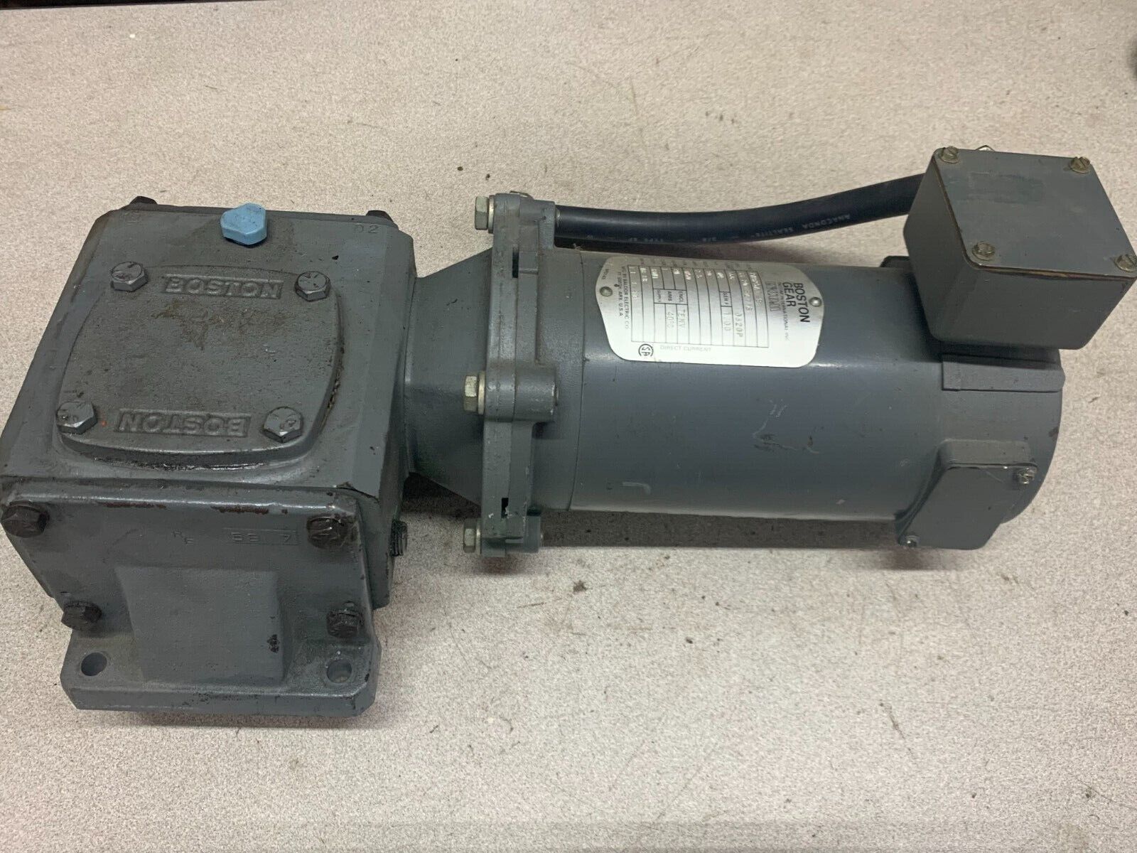 BOSTON GEAR 1/4HP 90VDC MOTOR PM925AT-B WITH REDUCER 60:1 RATIO F718-60-B5-J