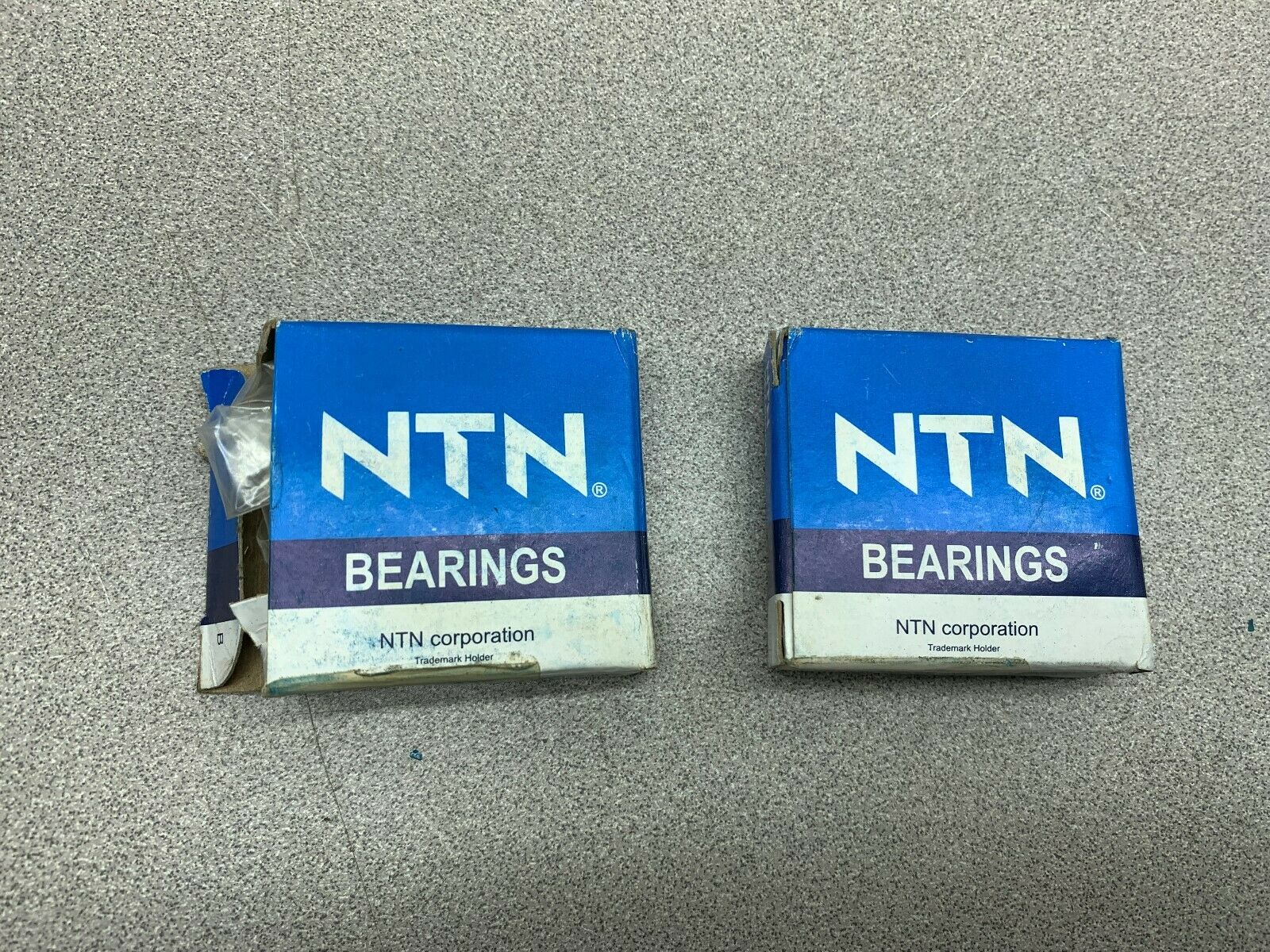 LOT OF 2 NEW IN BOX NTN BEARING 6304LLBC3/L627