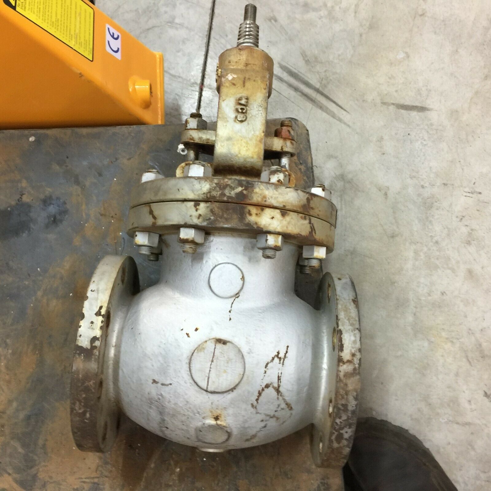 USED CRANE 4" FLANGE MOUNT 4-150 WCB GATE VALVE N30447