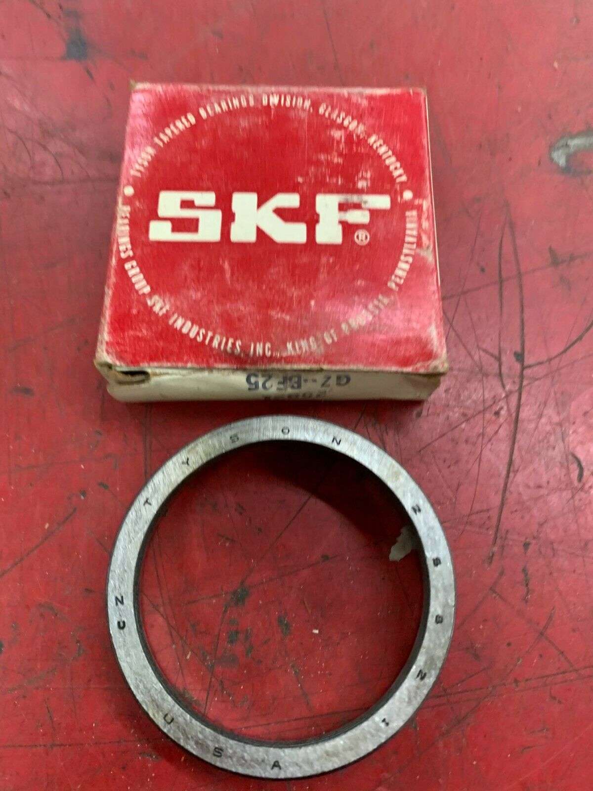 NEW IN BOX SKF BEARING RACE 25821