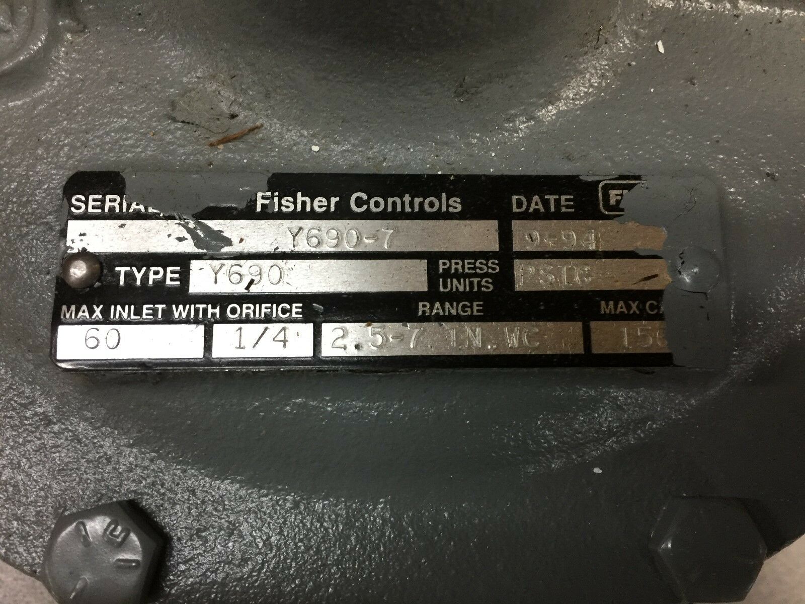 NEW IN BOX FISHER PRESSURE REGULATOR Y690-7