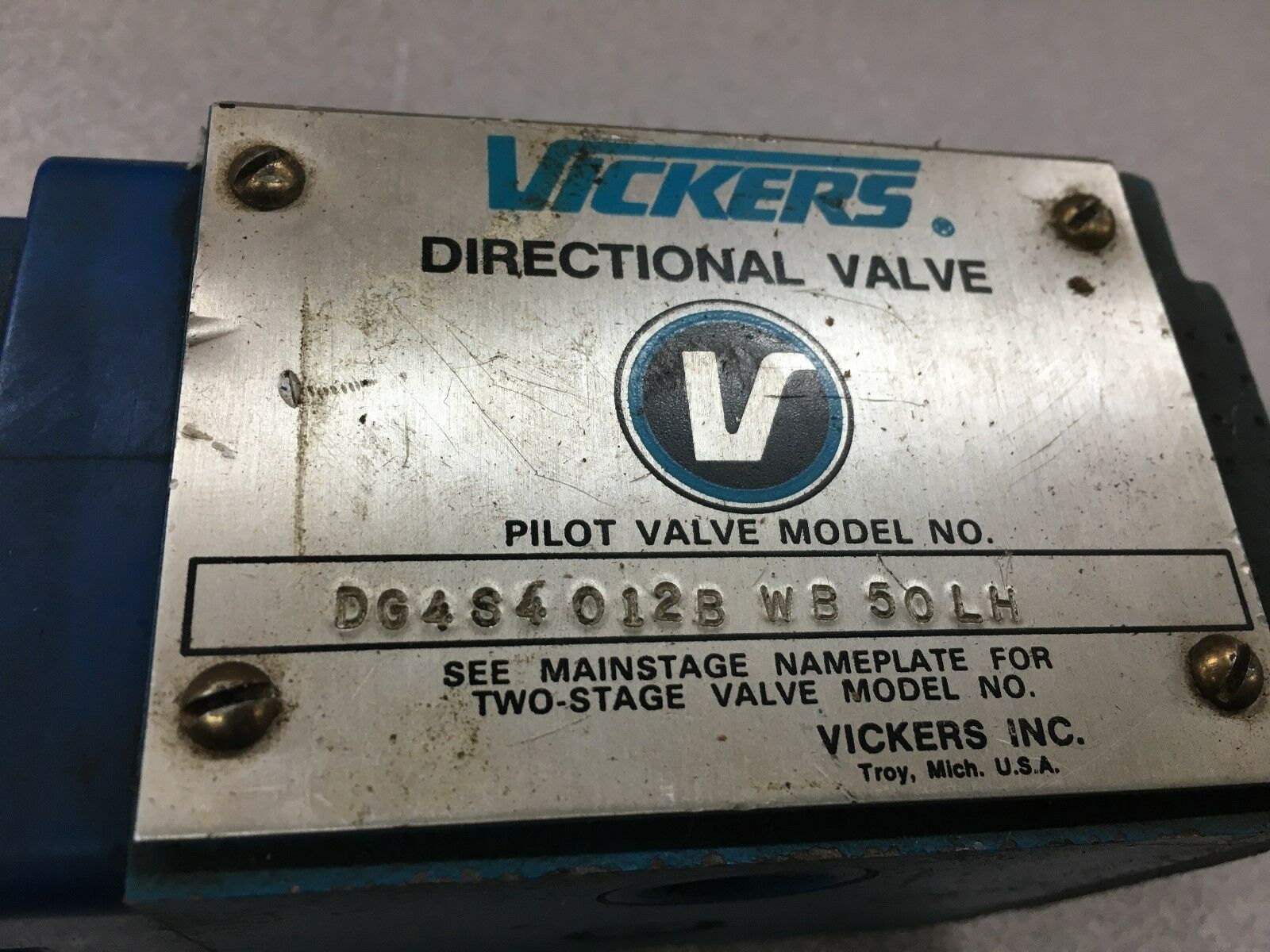 NEW NO BOX VICKERS HYDRAULIC PILOT VALVE DG4S4 012B WB 50 LH