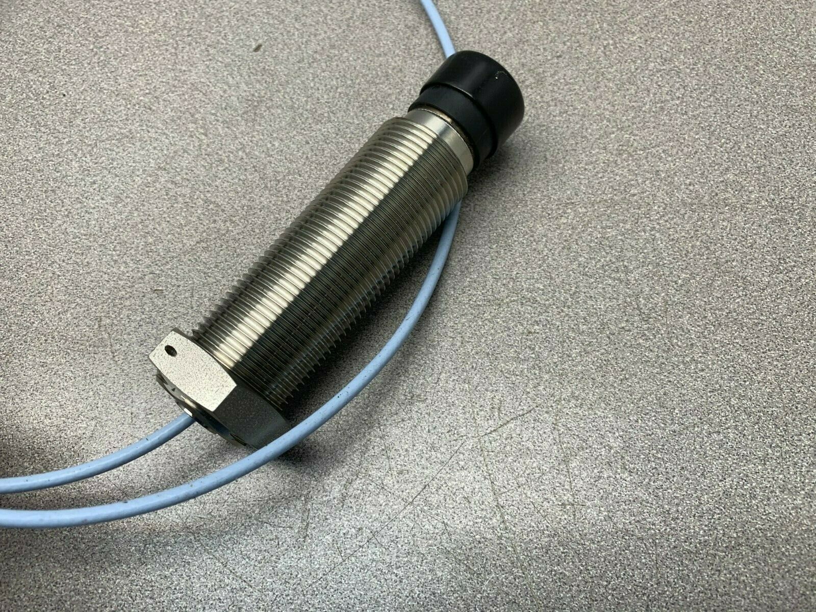 NEW NO BOX BENTLY NEVADA PROXIMITOR 330851-01-000-040-10-00-00