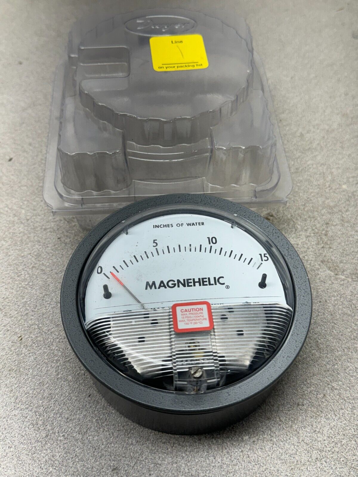 NEW IN BOX DWYER MAGNEHELIC PRESSURE GAUGE 102011-00