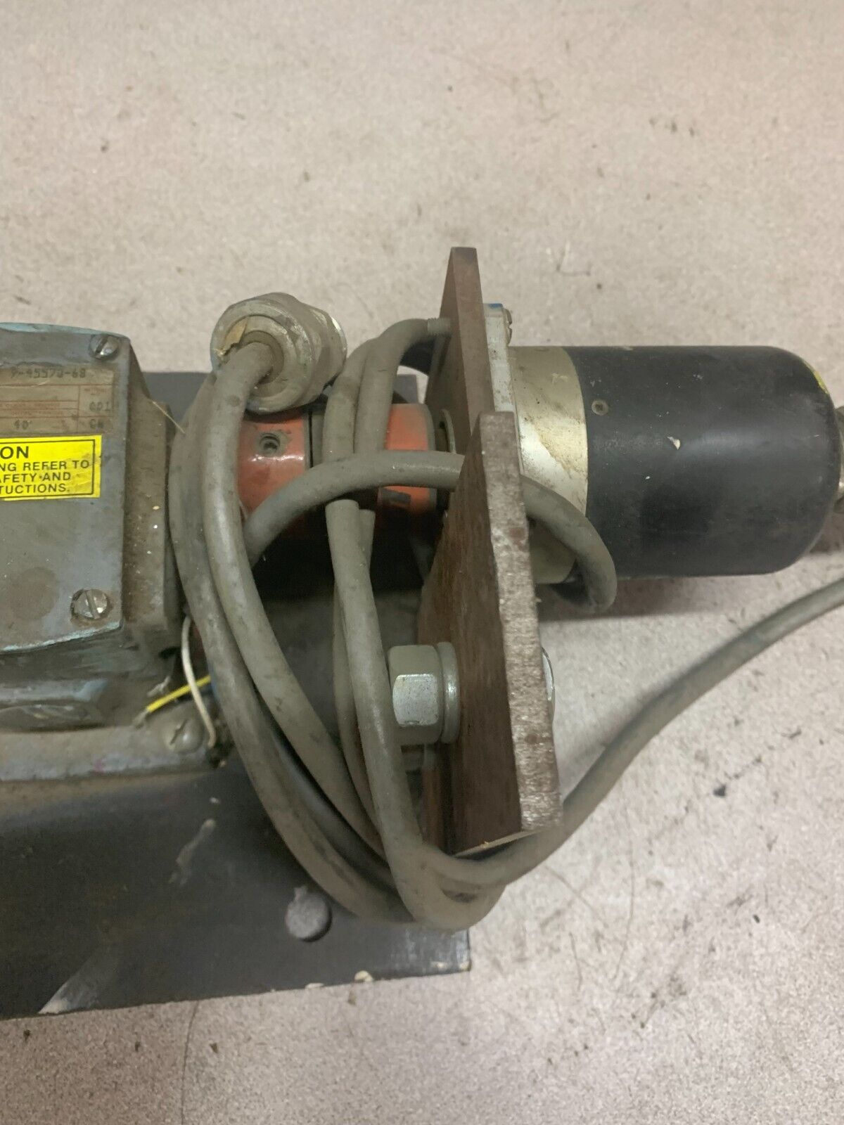 USED BOSTON GEAR REDUCER AA309A-36-K WITH ACCU-CODER 725-OC