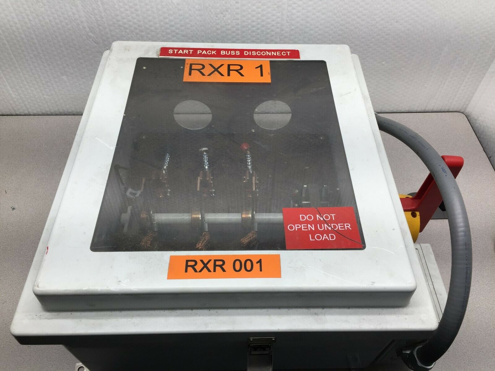 USED QUALITY SWITCH VISABLE DISCONNECT AM1868RLW