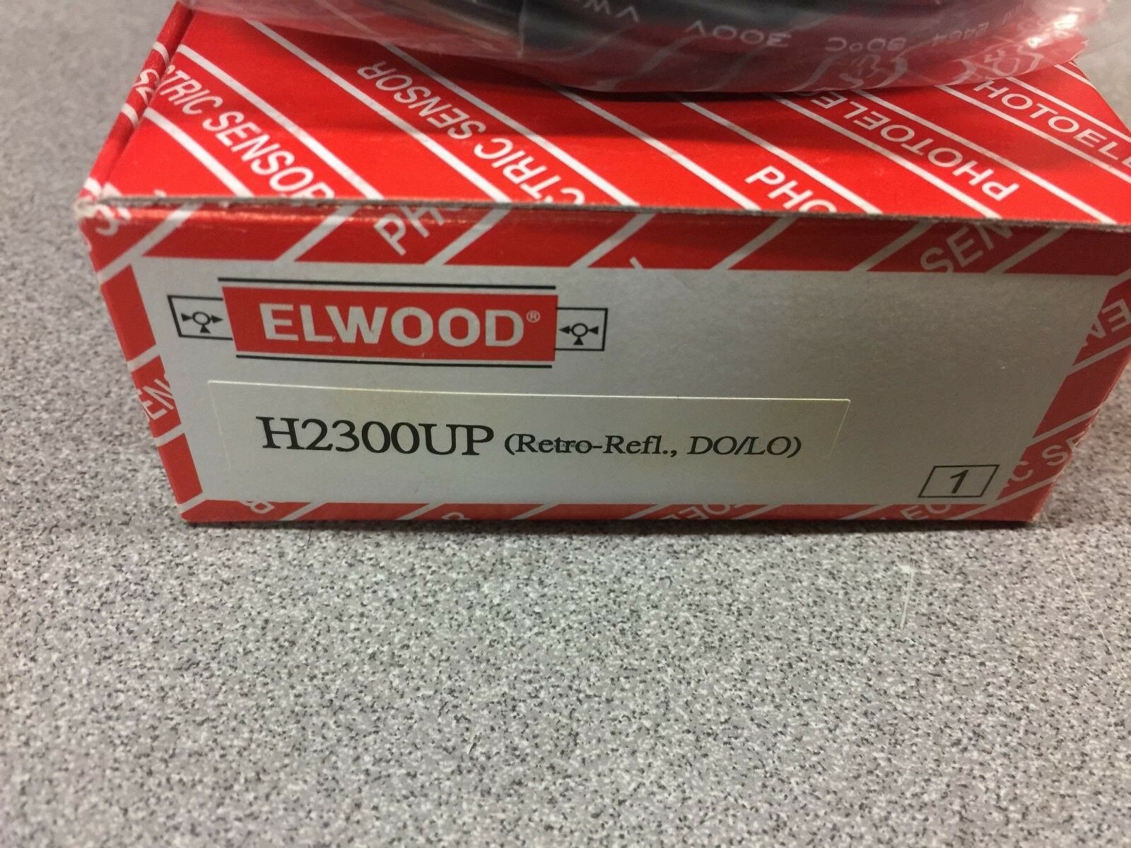 NEW IN BOX ELWOOD PHOTOELECTRIC SENSOR H2300UP