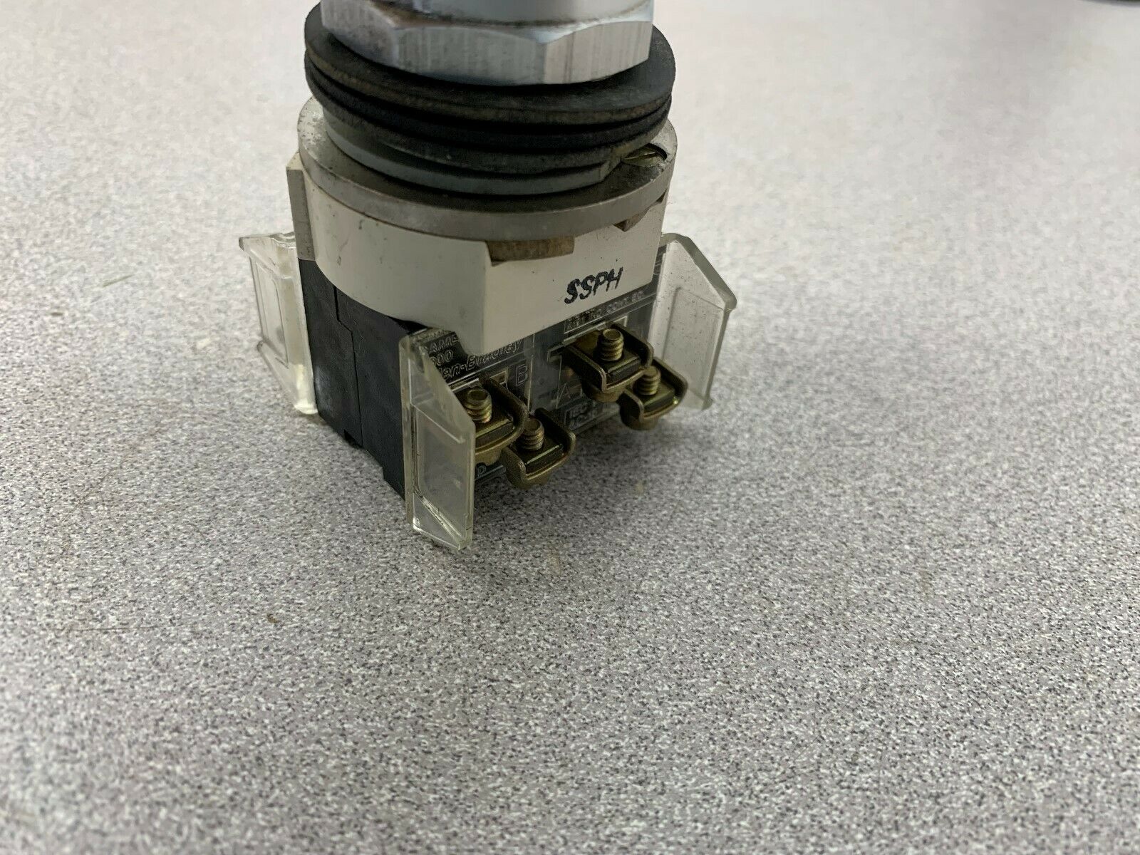 USED ALLEN-BRADLEY SELECTOR SWITCH 800T-J631KQ1 SERIES T