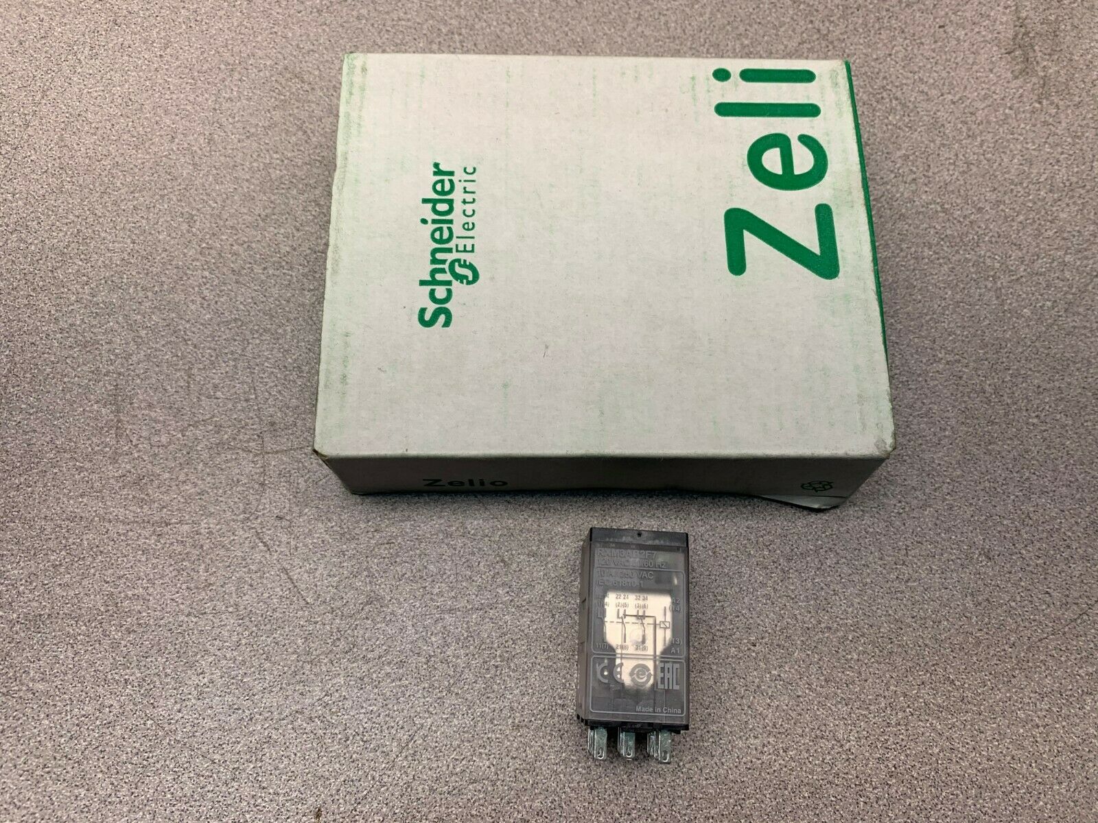 BOX OF 9 NEW IN BOX SCHNEIDER ELECTRIC RELAY RXM3AB2F7