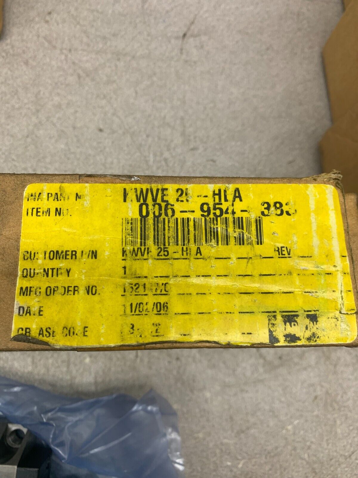 NEW IN BOX INA LINEAR BLOCK BEARING KWVE25-HLA V2 54