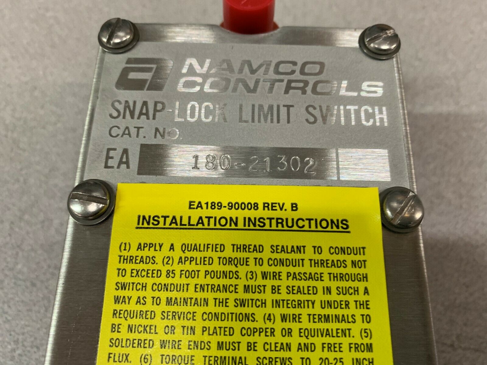 NEW NO BOX NAMCO LIMIT SWITCH EA180-21302