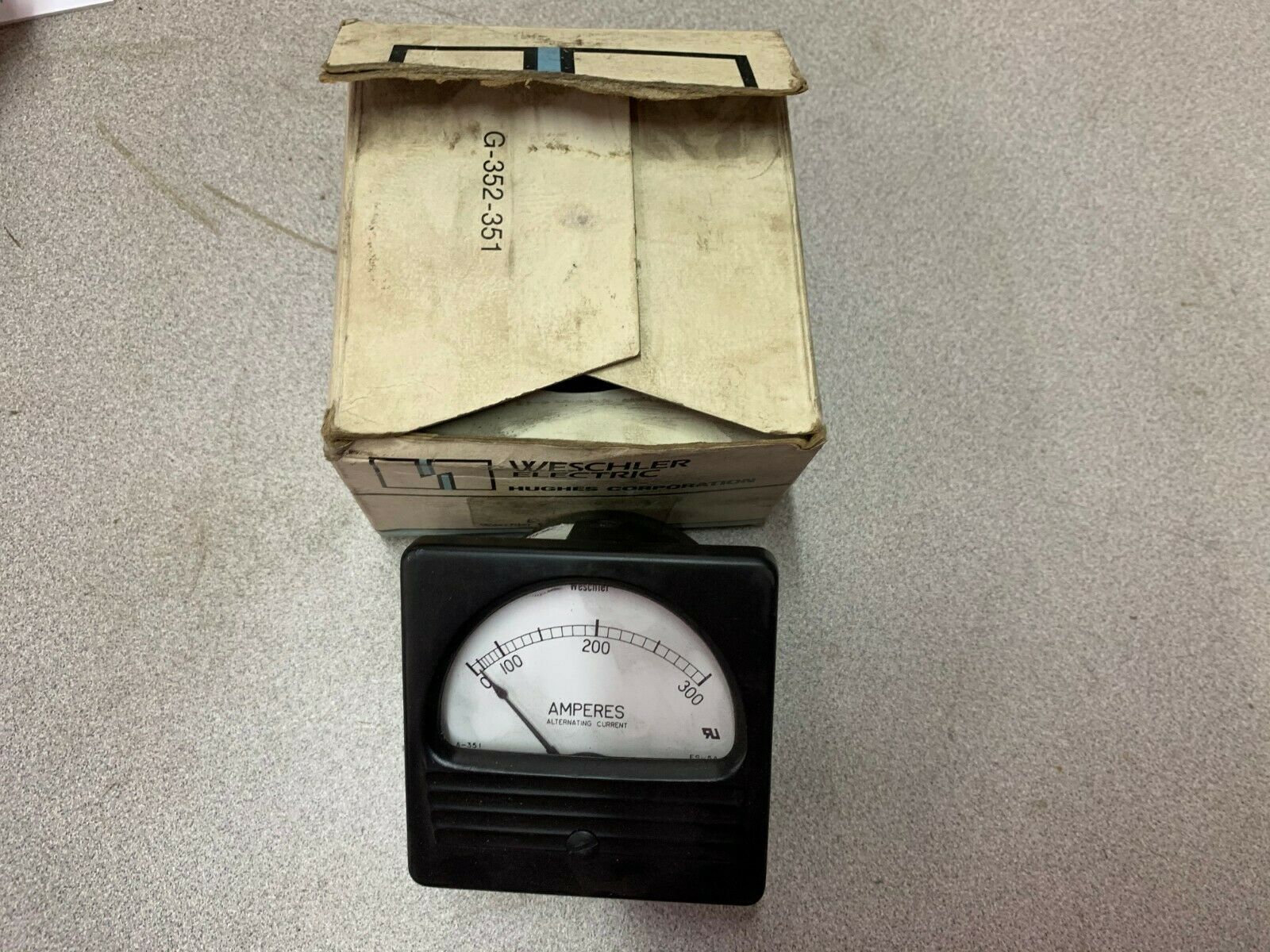 NEW IN BOX WESCHLER 0-300 A METER 281B280A18