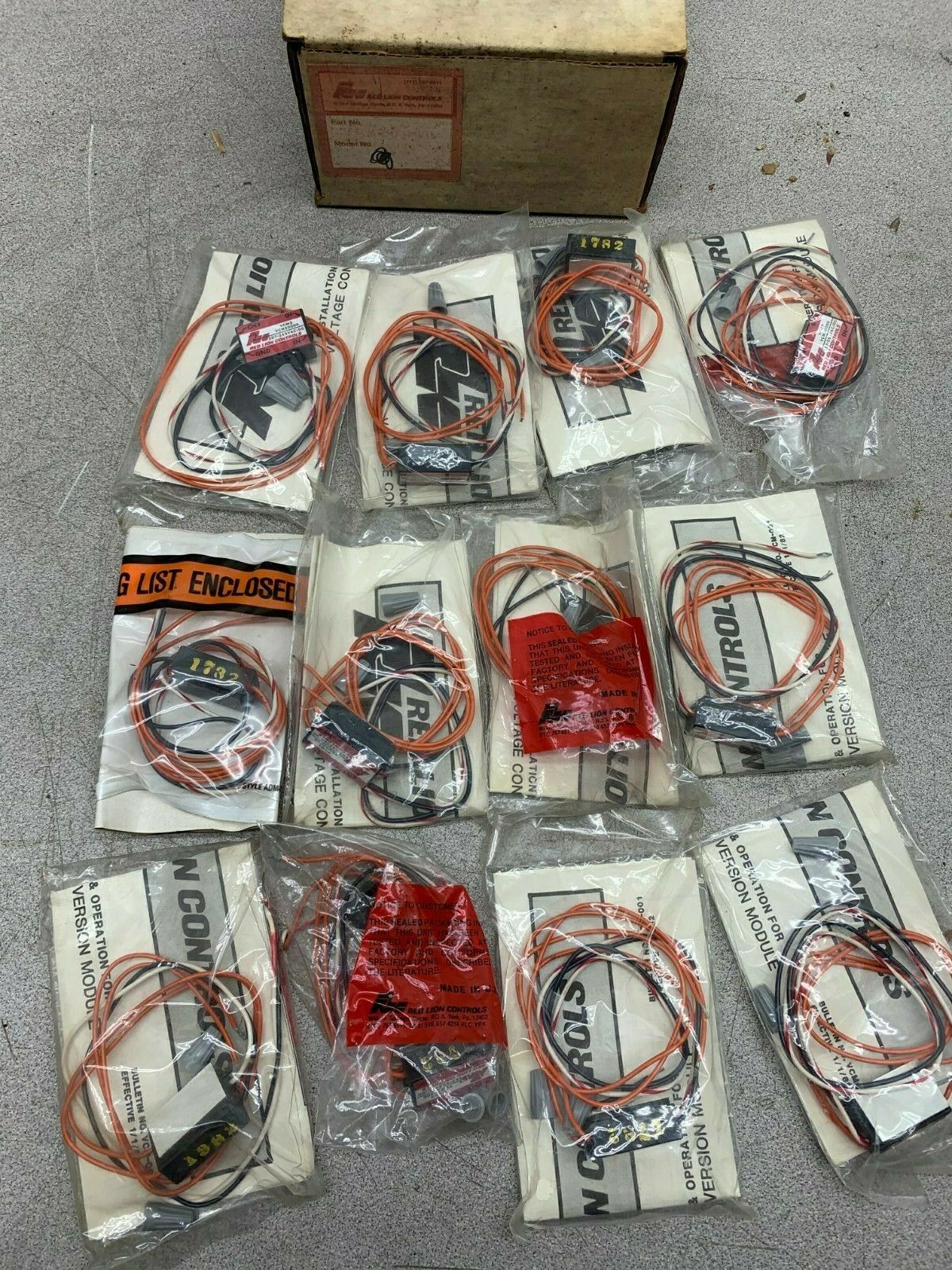 BOX OF 12 NEW IN BOX REDLION CONVERTER MODULE VCM20000