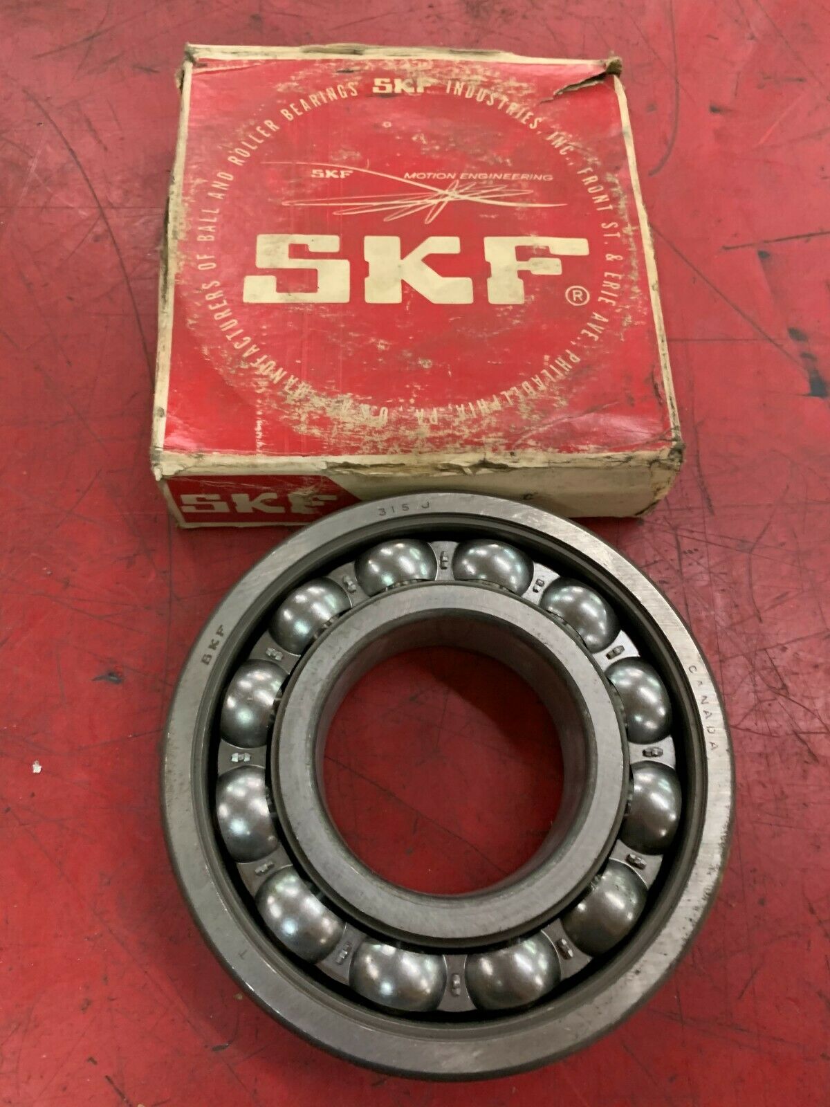 NEW IN BOX SKF ROLLER BEARING 315J