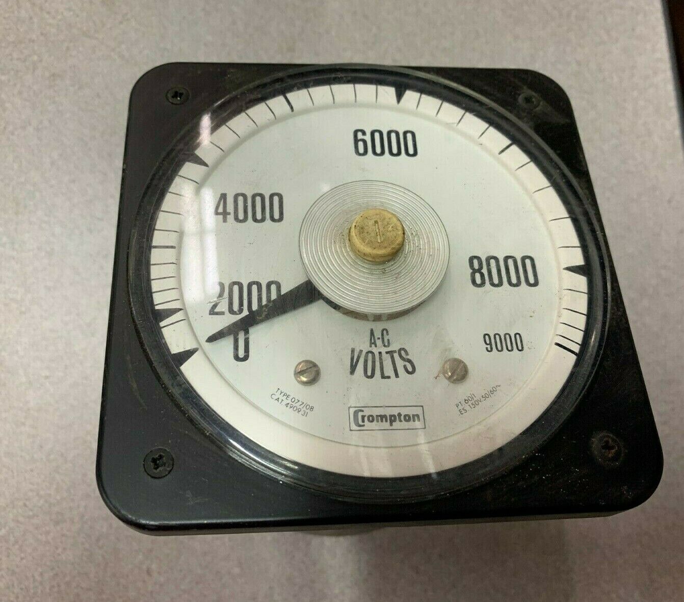 USED CROMPTON VOLT METER VA-P7UY