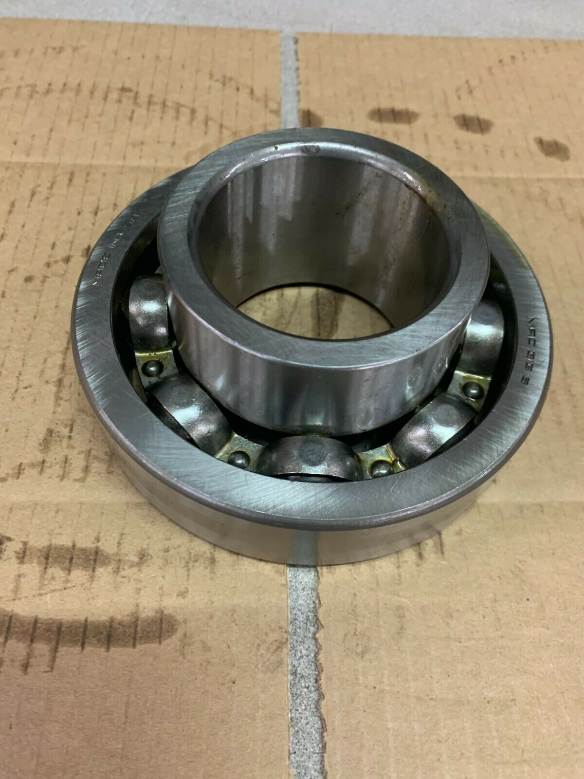 NEW NO BOX MRC 313S ROLLER BEARING 313SWI