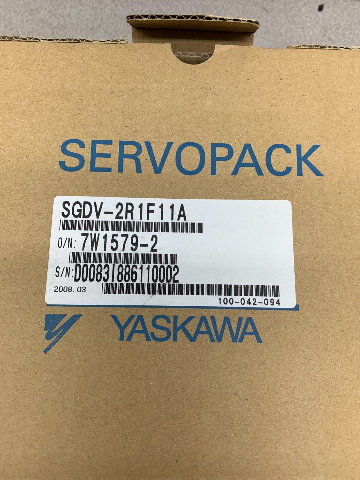 NEW IN BOX YASKAWA SERVOPACK DRIVE SGDV-2R1F11A