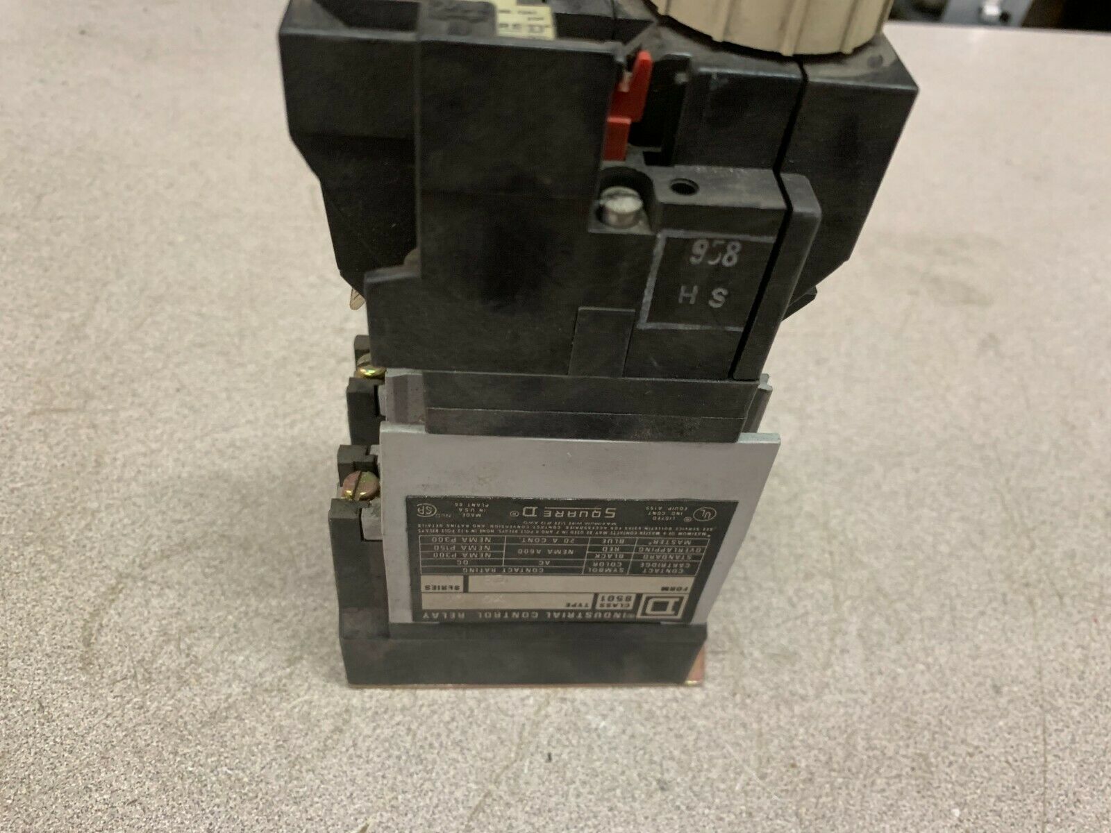 USED SQUARE D 8501 XTE1 TIMING RELAY 8501 X0 00