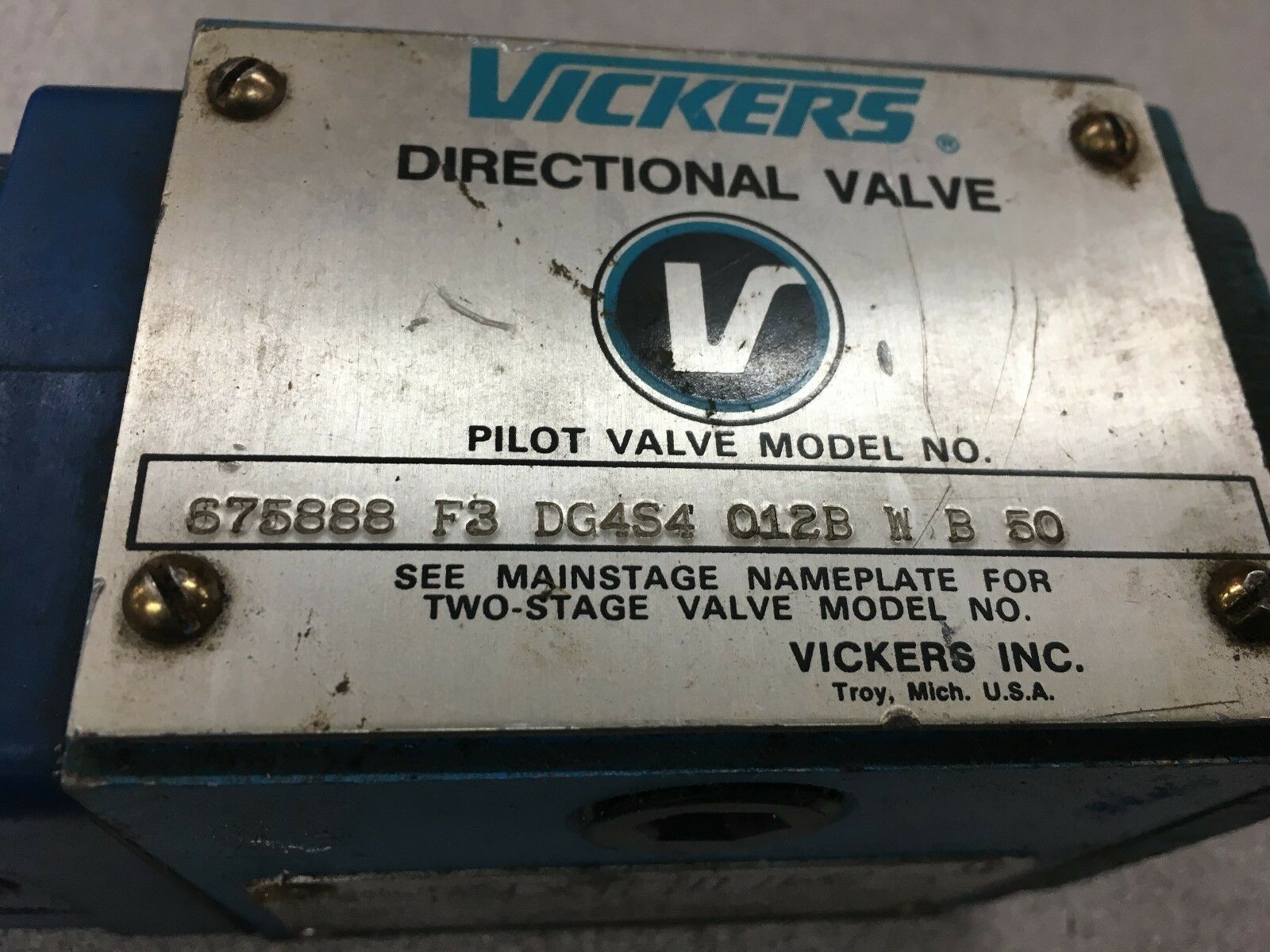 NEW NO BOX VICKERS 575888 F3 HYDRAULIC PILOT VALVE DG4S4 012B W B 50