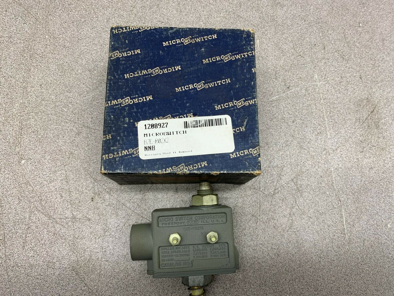 NEW IN BOX MICRO SWITCH BZE-R02X2